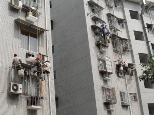 春晖小区雨篷安装 
